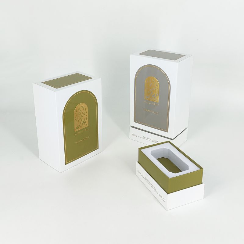 جعبه عطر برجسته فویل طلا با سینی EVA ، پایه سفت و طراحی درب براق HP031